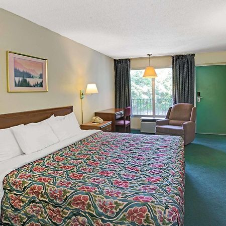 Days Inn By Wyndham Jellico - Tennessee State Line Εξωτερικό φωτογραφία