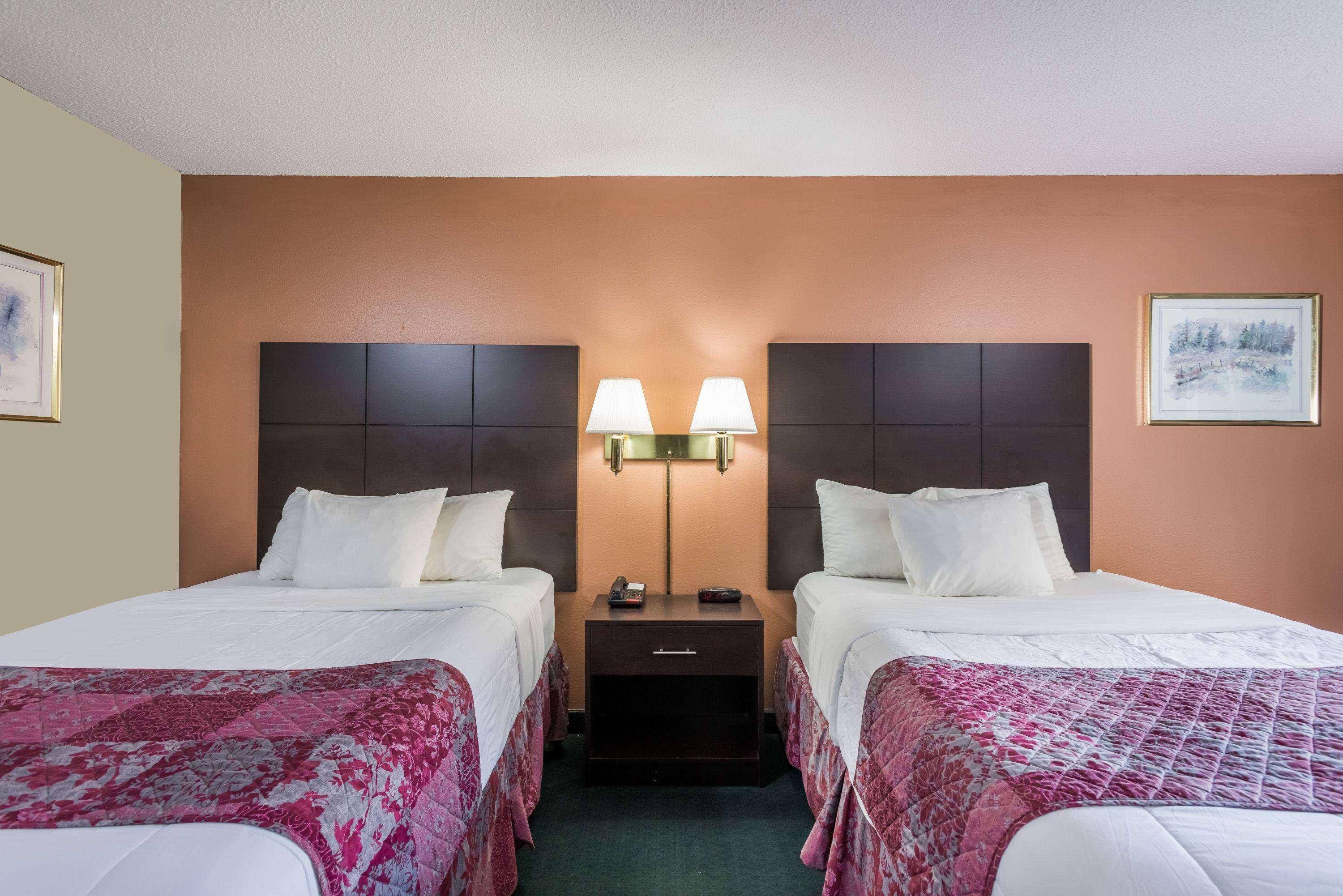 Days Inn By Wyndham Jellico - Tennessee State Line Εξωτερικό φωτογραφία