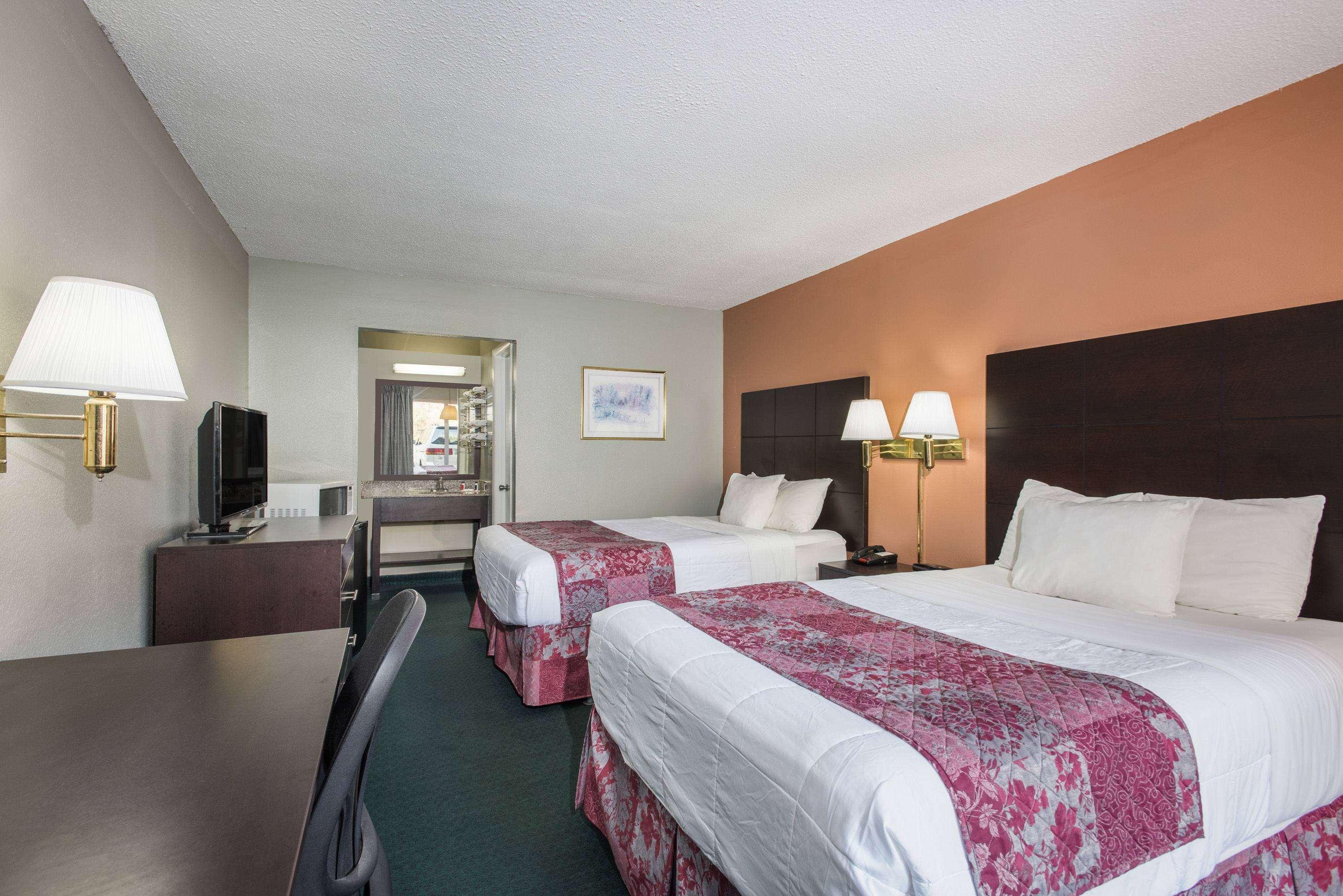 Days Inn By Wyndham Jellico - Tennessee State Line Εξωτερικό φωτογραφία