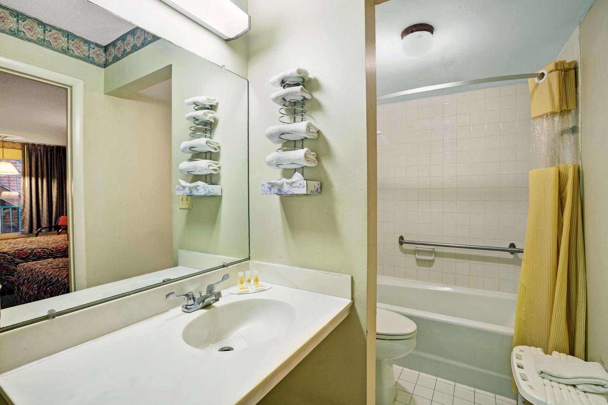 Days Inn By Wyndham Jellico - Tennessee State Line Εξωτερικό φωτογραφία